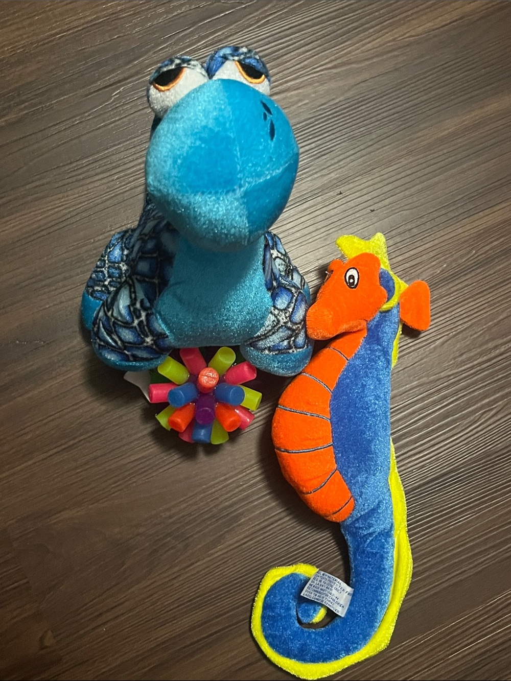 2 plushies and ball bundle (ball nwt)
Plushies nwot